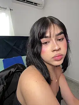 Lily Woodz online show from March 5, 7:09 pm