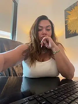Aileen Stone online show from July 4, 9:38 am