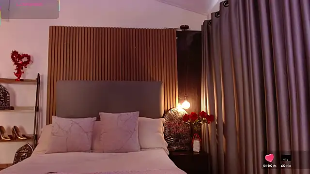 Sienna Blake  online show from October 14, 8:33 pm