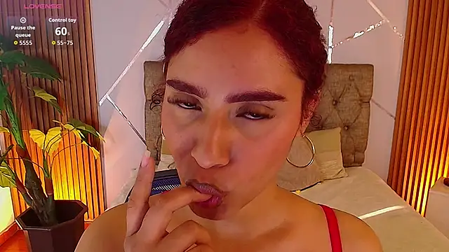 charlottee white online show from March 13, 8:54 pm