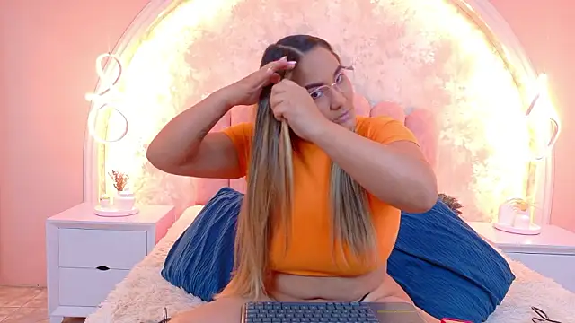 MiaLaurents online show from March 26, 3:19 am