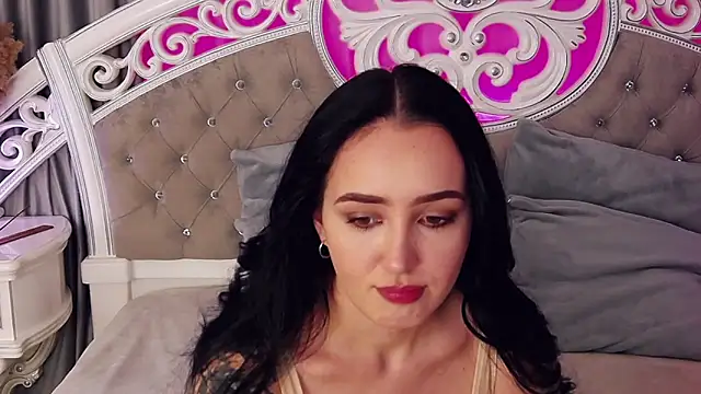 KimKhallifa online show from February 1, 5:50 am