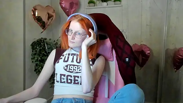 ElizabethHarpper online show from February 24, 5:11 pm