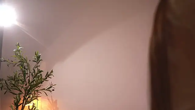 alittlestarrr online show from October 3, 8:14 pm