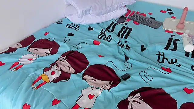 Laurensmith9 online show from December 13, 7:53 pm