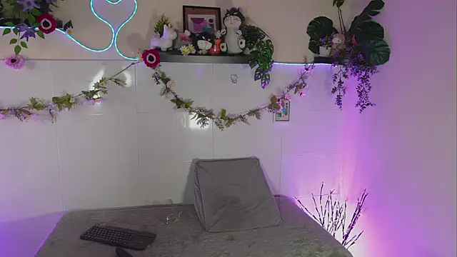 bri cullen online show from September 15, 2:25 pm