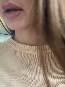 Maddy Jones online show from September 30, 1:55 am