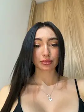 Maddy Jones online show from February 11, 4:25 am