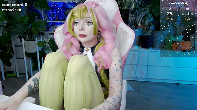 cutelittlepuff online show from March 22, 4:02 pm