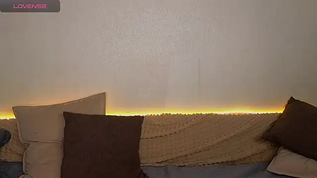 emilytrays online show from September 13, 11:18 am