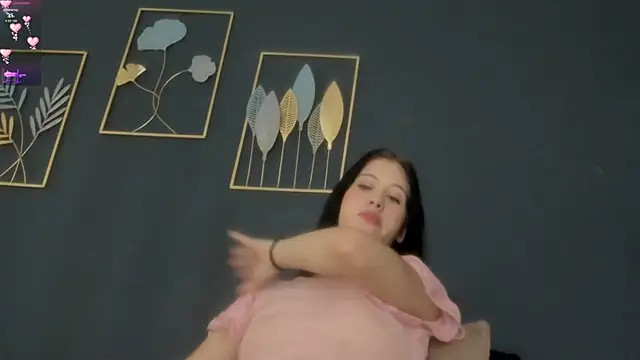 sara  jones gh online show from February 24, 7:45 pm