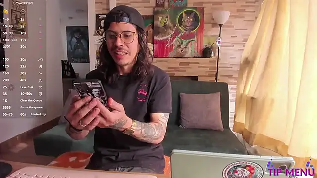 shamelesss  online show from October 28, 8:35 pm