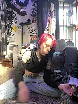 trashbrat online show from April 15, 11:05 pm