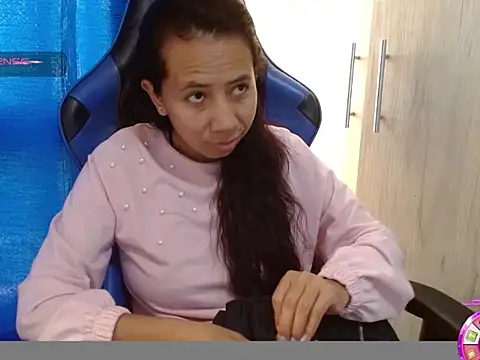 Danielagomez33 online show from March 25, 1:14 pm