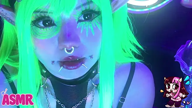 LaytonBox online show from March 26, 1:24 pm