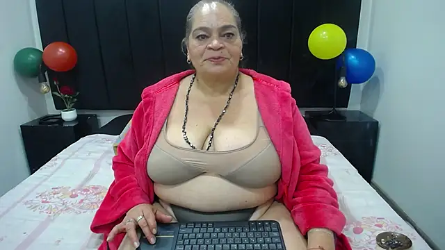 QueenMatturex online show from November 12, 8:18 pm