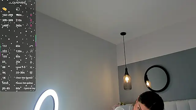 chelsea bolton  online show from March 23, 12:33 pm