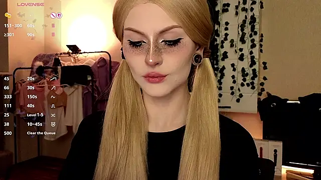 Emily  Mooree online show from October 19, 9:11 am