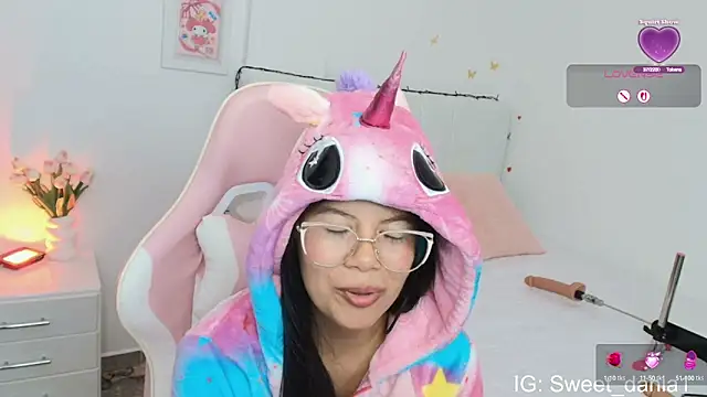 sweet dania  online show from September 17, 9:40 am