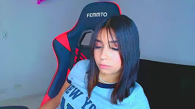 Rousse violett online show from September 23, 7:45 pm