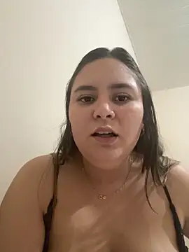 Snapshot of julinha2311 chatting on December 2, 12:56 am julinha2311 online show from December 2, 12:56 am