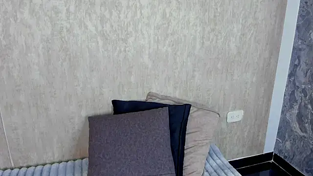 StefanyRousse online show from September 15, 11:51 am