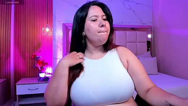 zoes milee online show from April 15, 11:44 am