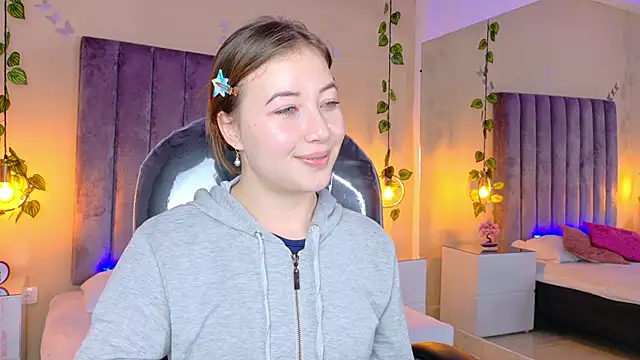 Dahlia Rousse online show from March 22, 11:27 am