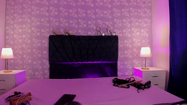 SalomeSimonz online show from April 10, 7:42 pm