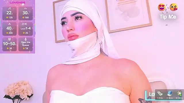 taylorsmiiith  online show from February 14, 8:22 pm