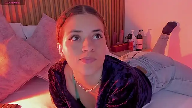 alliss ginger  online show from October 9, 7:40 pm