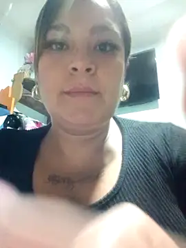 Elise-Leyton online show from April 16, 1:39 am