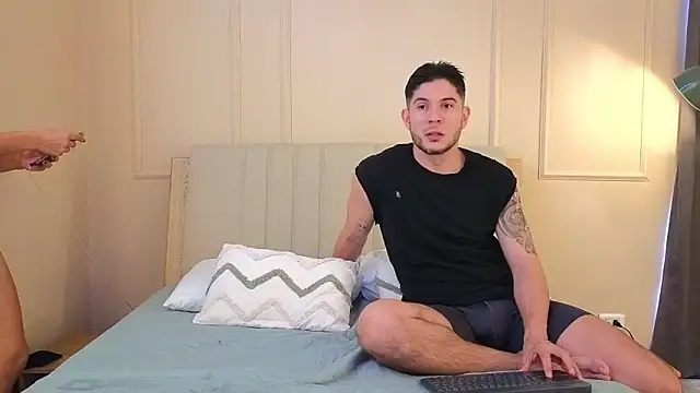 mr danni online show from February 4, 7:50 pm