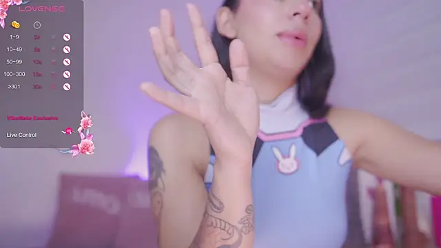 Hade collinss online show from April 7, 8:00 pm