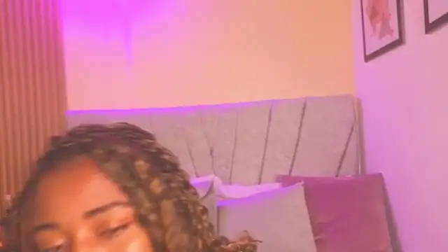 avis lara online show from February 24, 7:56 pm