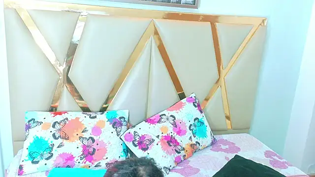 hot-littlechill online show from October 20, 7:39 pm