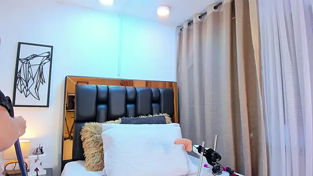 Katalina Evans online show from April 14, 12:16 pm