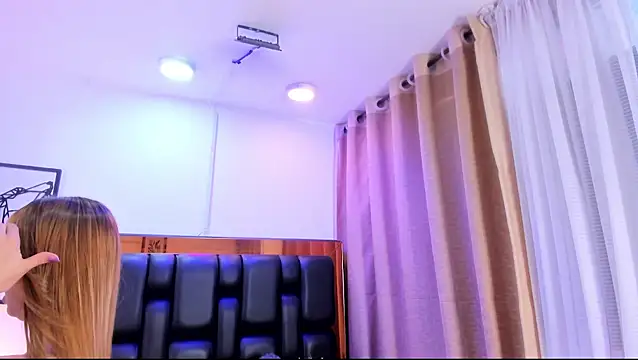 Katalina Evans online show from February 9, 12:40 pm