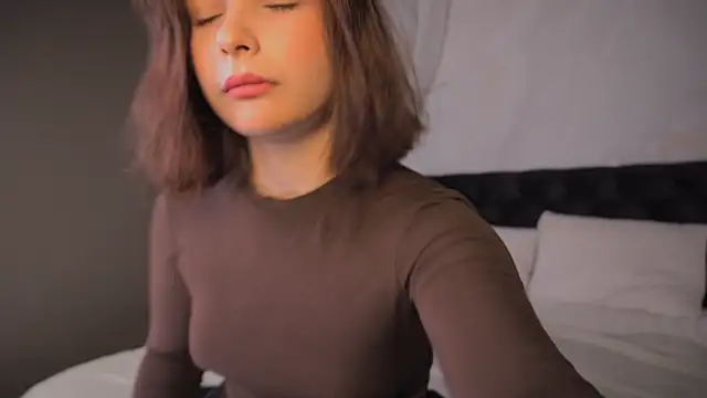 Bella Alita online show from October 23, 8:15 pm