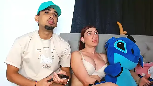 sweethoneytsx online show from September 26, 11:45 pm