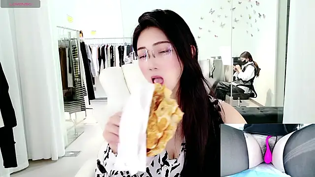 miaomiao-777 online show from October 19, 6:04 am