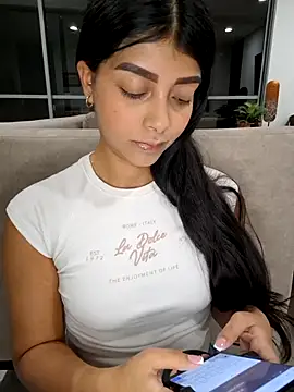 IslaBlaze online show from September 25, 2:43 am