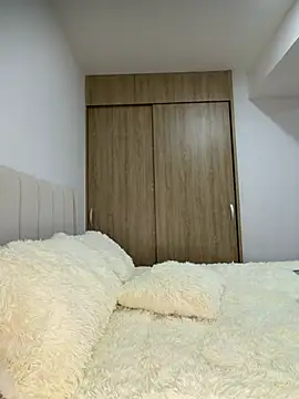 IslaBlaze online show from February 21, 1:17 am