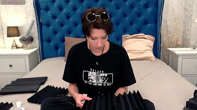 via mayer  online show from November 10, 3:29 pm