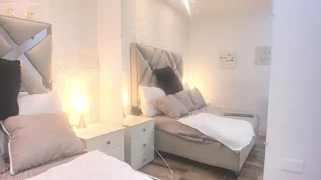 raquell moore online show from September 9, 10:53 pm