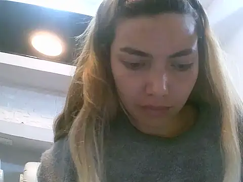 VittoriaTaylor online show from February 12, 12:51 pm