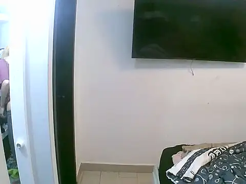 VittoriaTaylor online show from September 24, 1:15 am