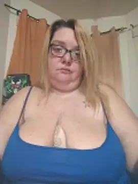 diosacurvy1984 online show from February 8, 8:40 am