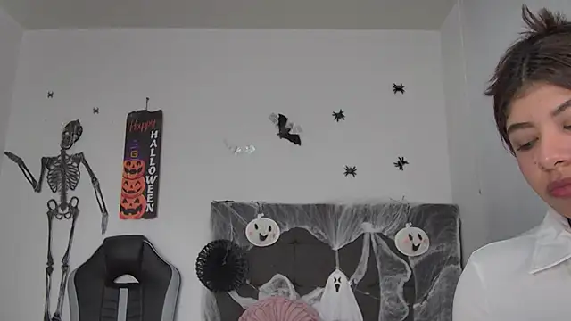 AmandaBrooks 18 online show from October 22, 12:59 am