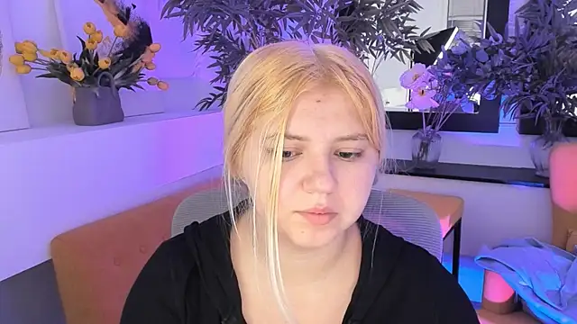 DiaAngell online show from November 14, 7:58 pm